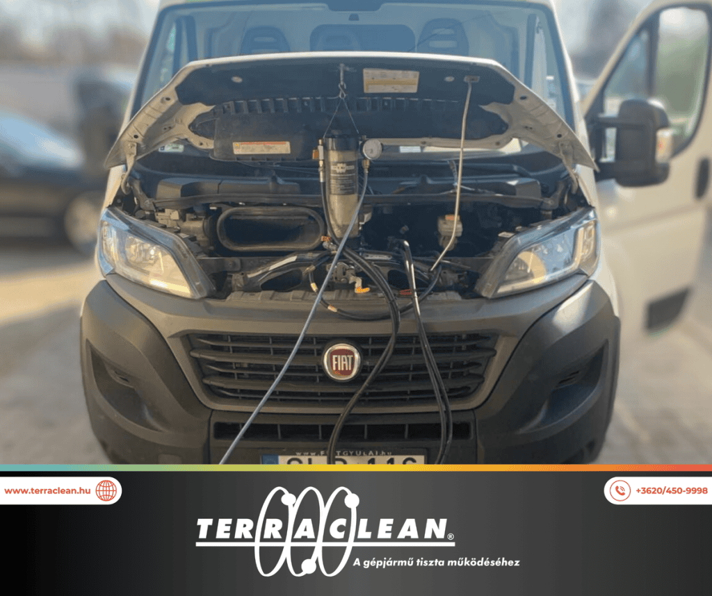 TerraClean DPF tisztítás egy Fiat Ducato haszongépjárműn, motorháztető nyitott állapotban.” 🚗✨